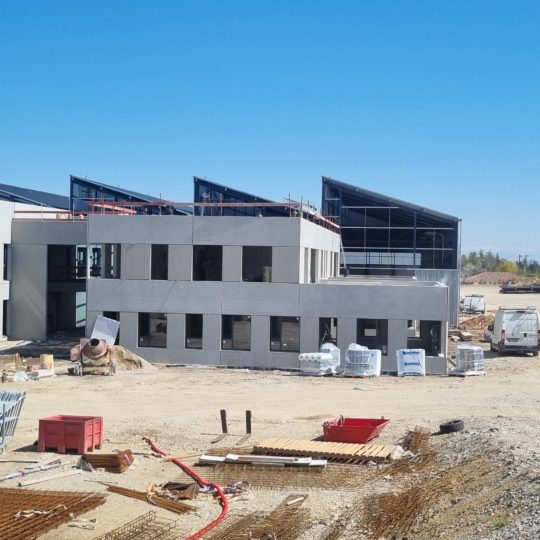 https://www.oliveira-sa.com/wp-content/uploads/2016/03/construction-batiment-siege-lapize-de-sallee-davezieux-0405_143654-540x540.jpg