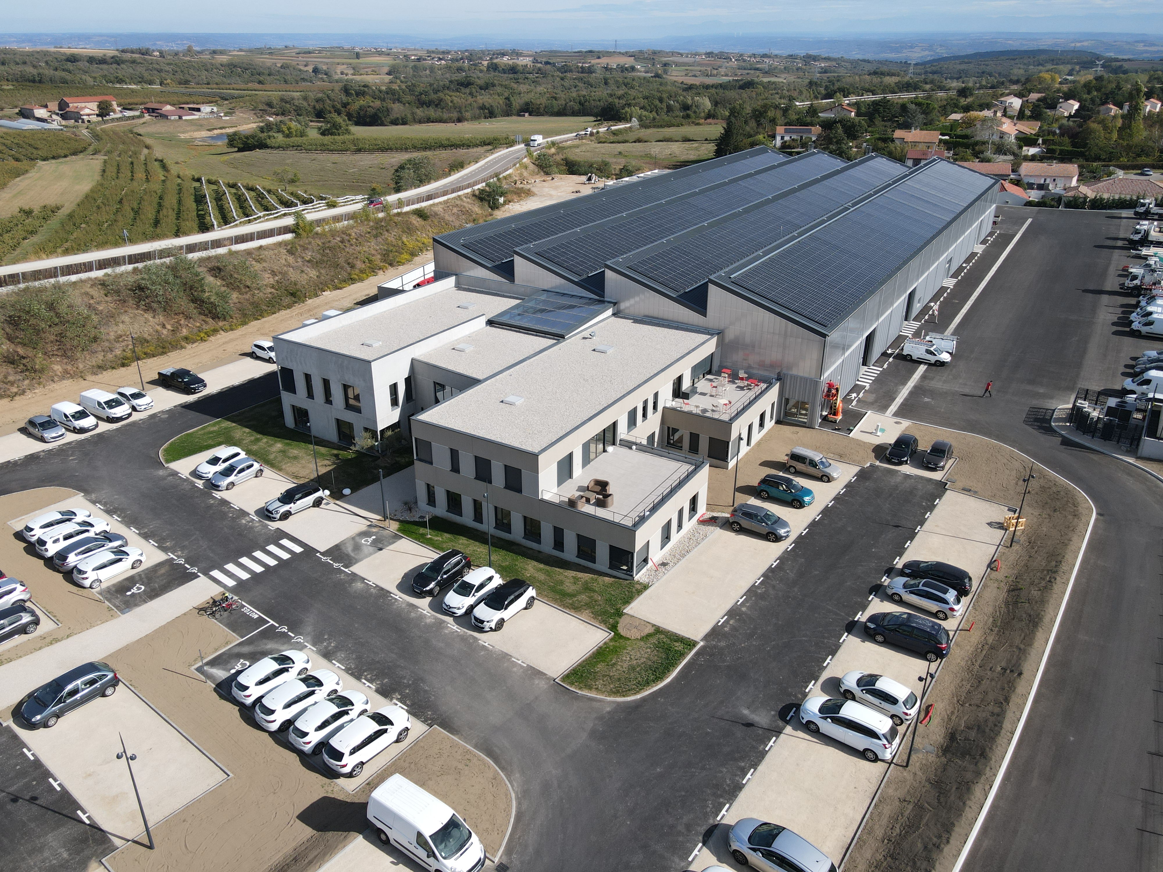 https://www.oliveira-sa.com/wp-content/uploads/2016/03/construction-batiment-siege-lapize-de-sallee-davezieux-1017_134406_193_1699352656317_photo.jpg