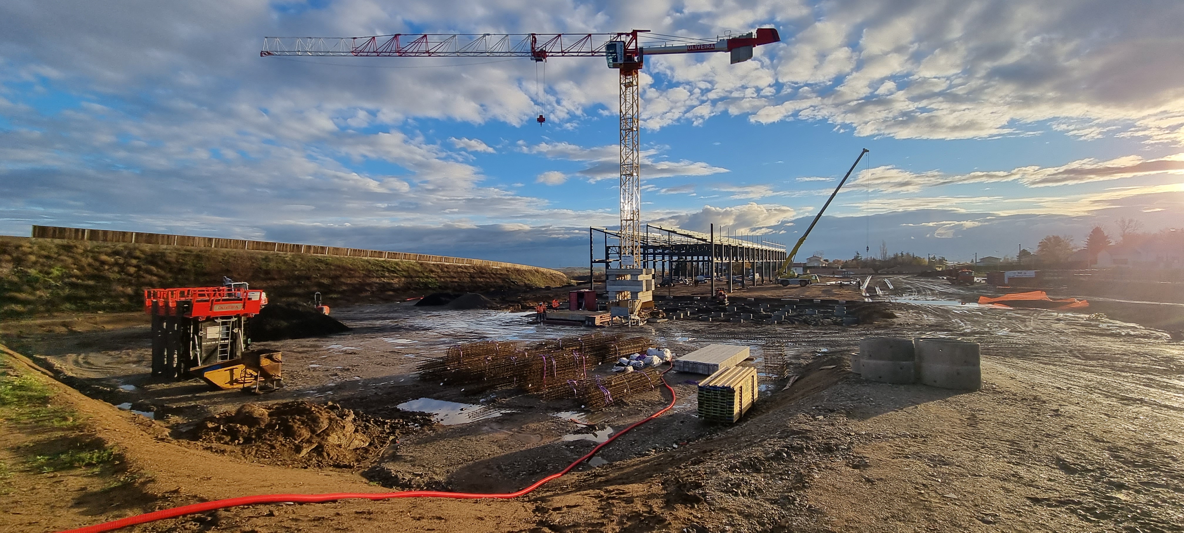 https://www.oliveira-sa.com/wp-content/uploads/2016/03/construction-batiment-siege-lapize-de-sallee-davezieux-1221_090747.jpg