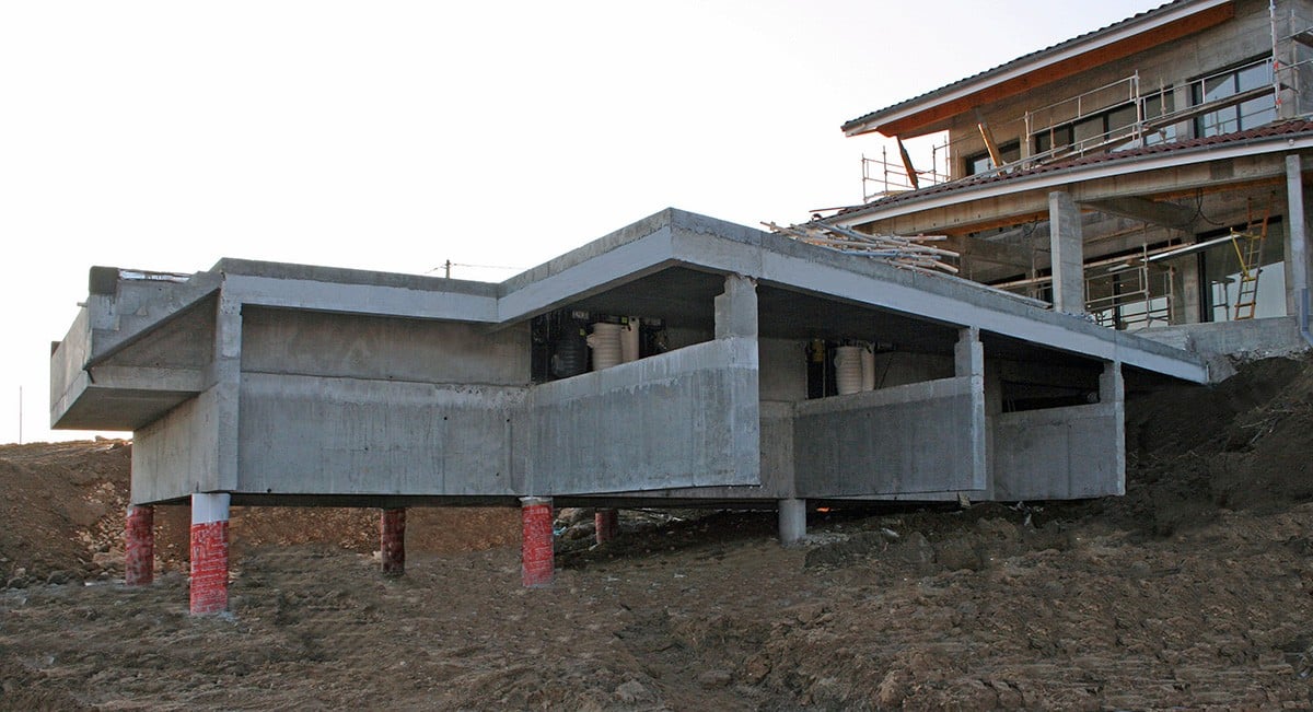 construction-piscine-sur-pieux-st-cyr-oliveira-sa-11-1200x651.jpg