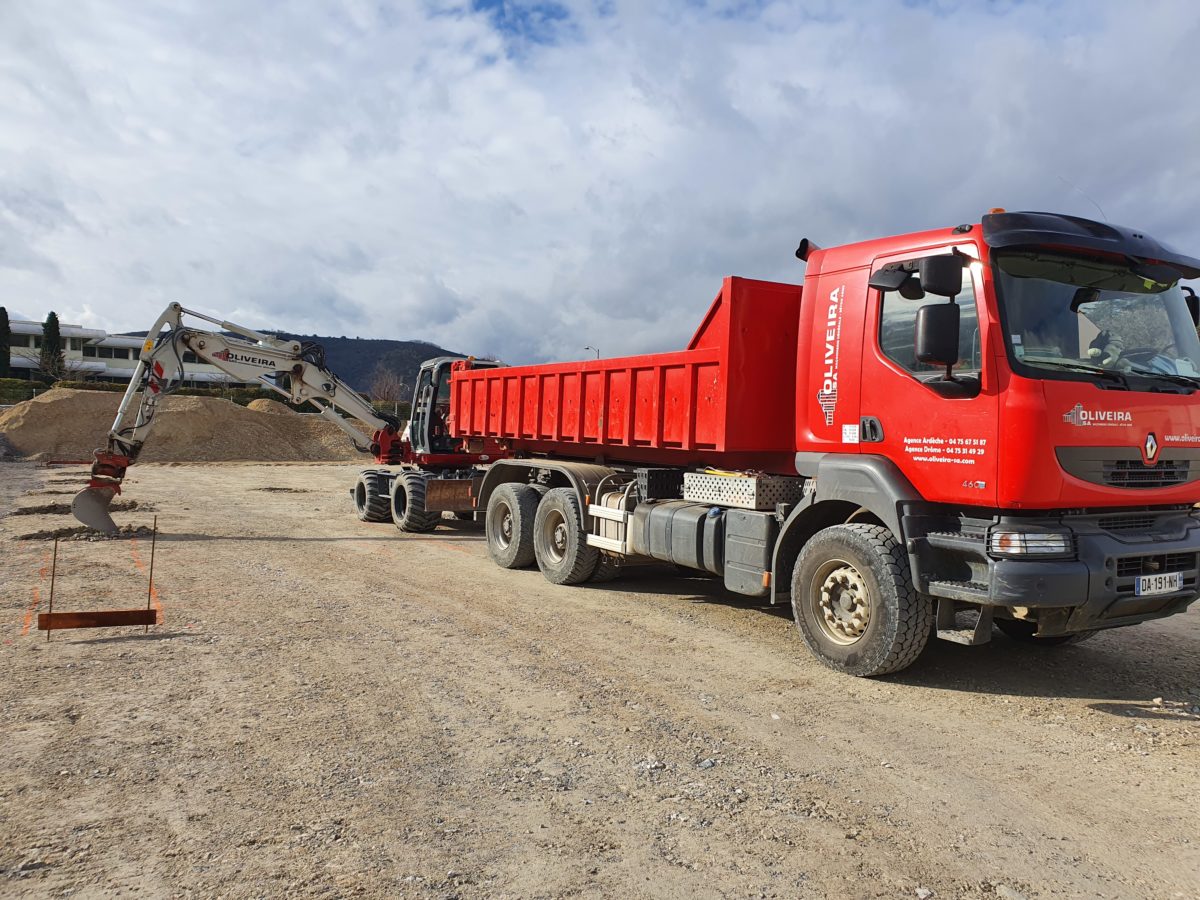 https://www.oliveira-sa.com/wp-content/uploads/2016/03/construction-renault-trucks-st-vallier-2-e1646049906105.jpg