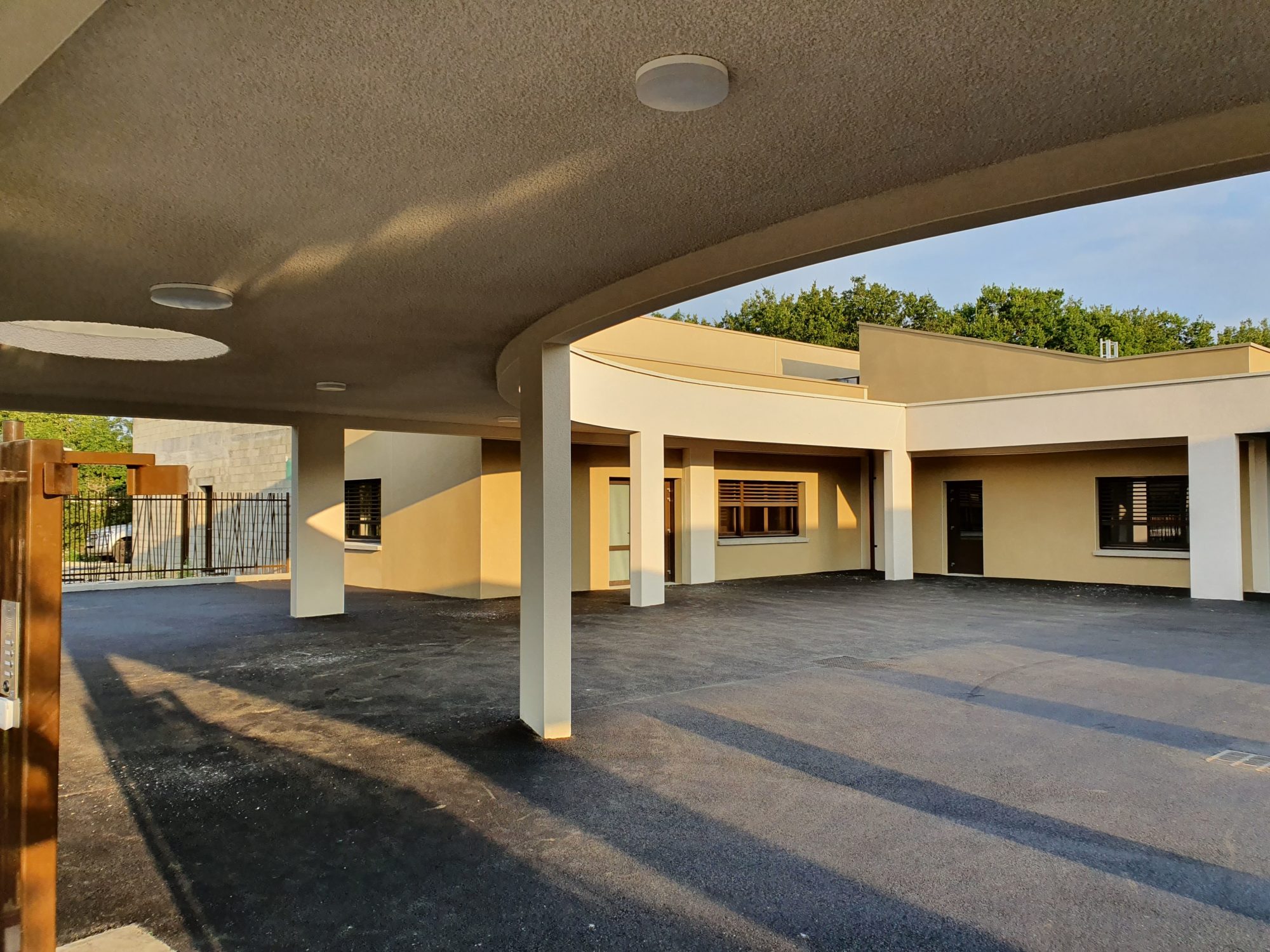 https://www.oliveira-sa.com/wp-content/uploads/2016/03/ecole-primaire-chatuzange-26-6-e1611337795454.jpg