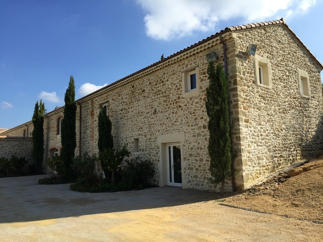https://www.oliveira-sa.com/wp-content/uploads/2016/03/renovation-chateau-massillan-uchaux-oliveira-sa-1-e1457943618410.jpg