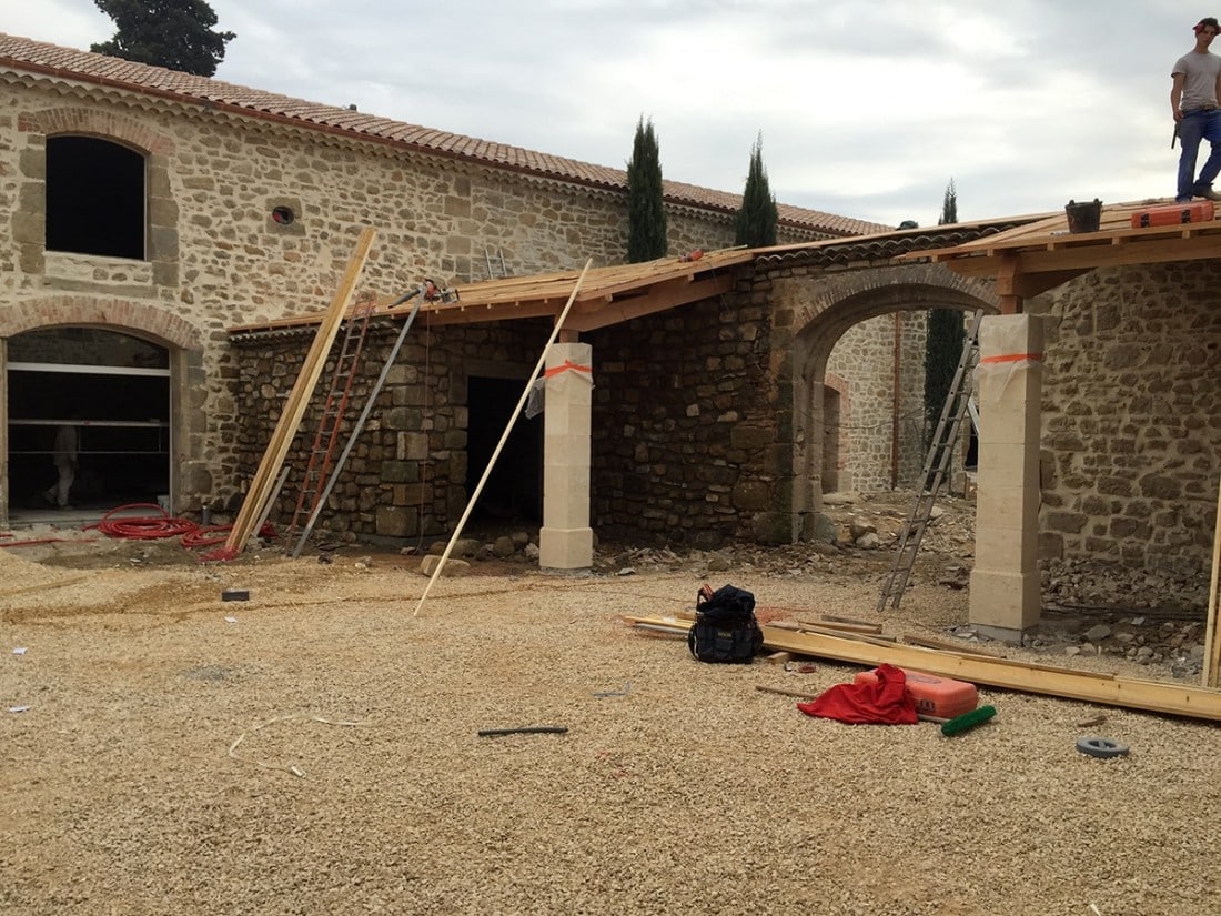 https://www.oliveira-sa.com/wp-content/uploads/2016/03/renovation-chateau-massillan-uchaux-oliveira-sa-22-e1457943148496.jpg