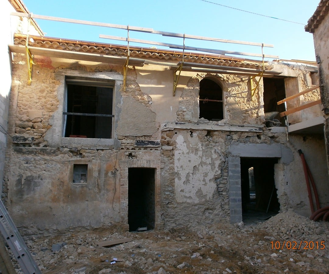 https://www.oliveira-sa.com/wp-content/uploads/2016/03/renovation-chateau-massillan-uchaux-oliveira-sa-24-1080x900.jpg