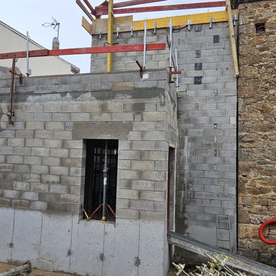 https://www.oliveira-sa.com/wp-content/uploads/2025/01/renovation-restaurant-la-cure-roiffieux-07100-20231214_135157-540x540.jpg