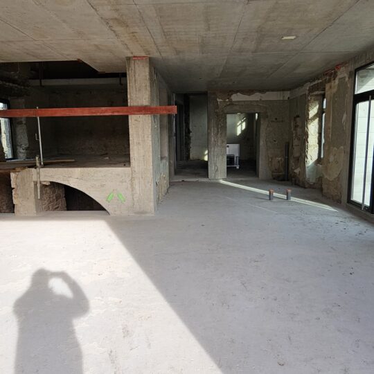 https://www.oliveira-sa.com/wp-content/uploads/2025/01/renovation-restaurant-la-cure-roiffieux-07100-20240130_105014-540x540.jpg