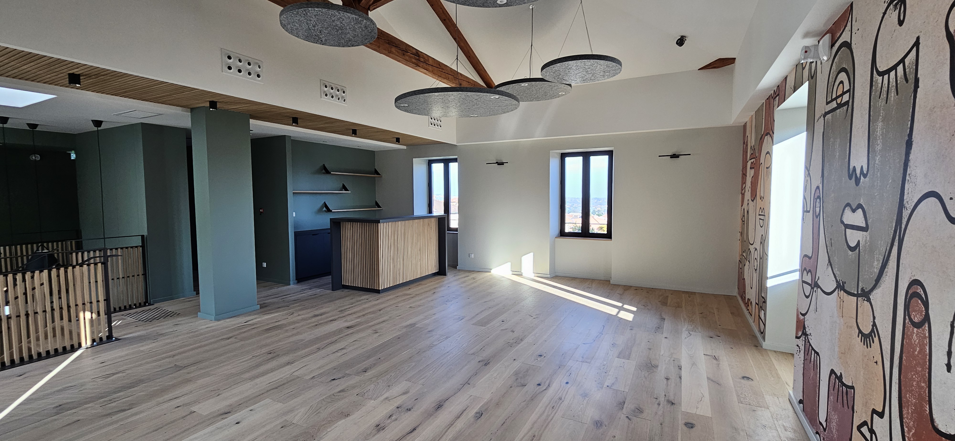 https://www.oliveira-sa.com/wp-content/uploads/2025/01/renovation-restaurant-la-cure-roiffieux-07100-20241114_141838.jpg